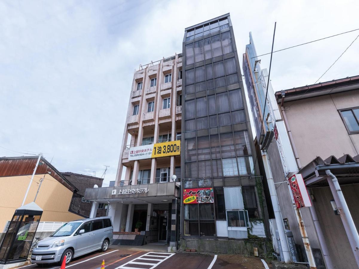 Oyo Joetsu Central Hotel Takada-Nakamachi Exterior foto