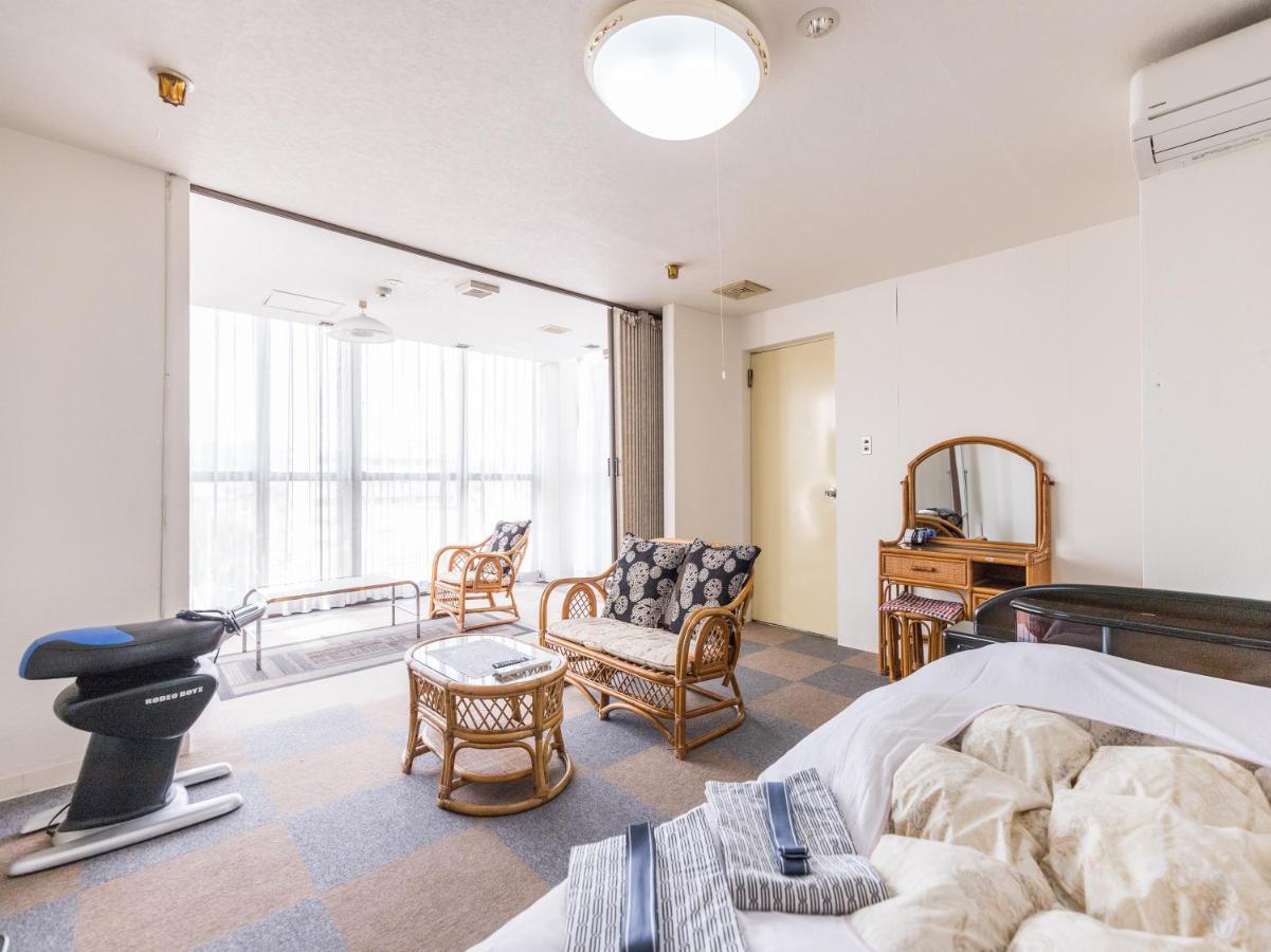 Oyo Joetsu Central Hotel Takada-Nakamachi Exterior foto