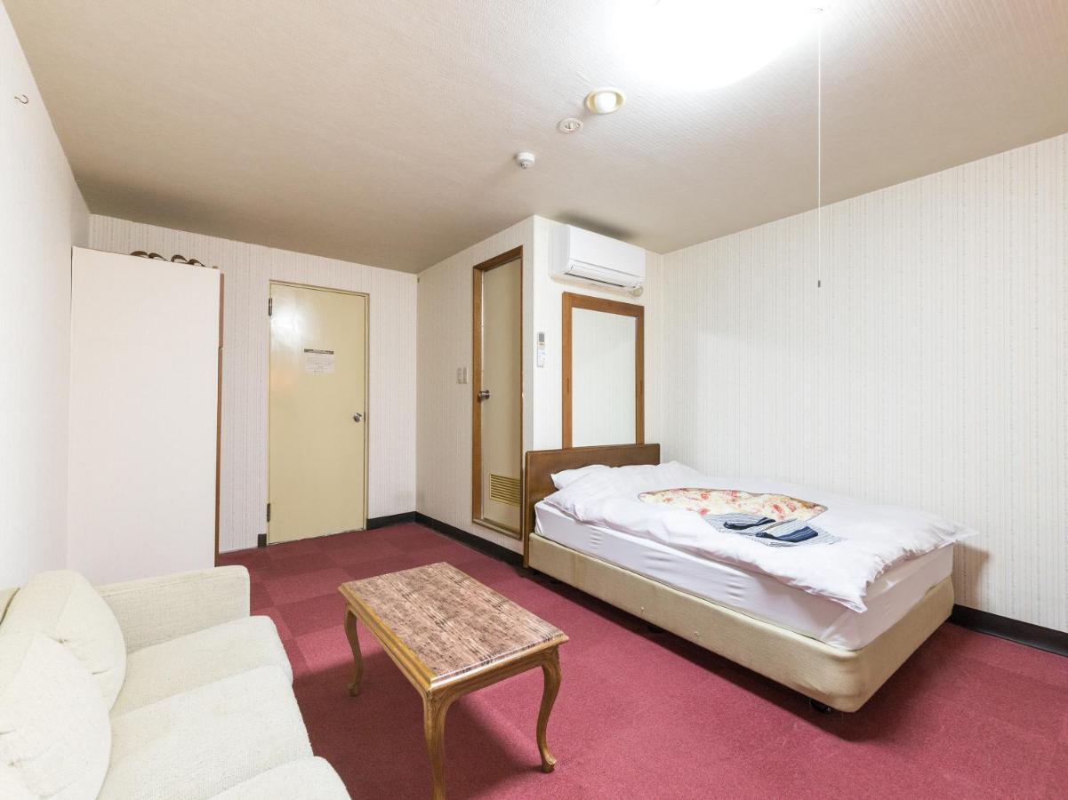 Oyo Joetsu Central Hotel Takada-Nakamachi Exterior foto